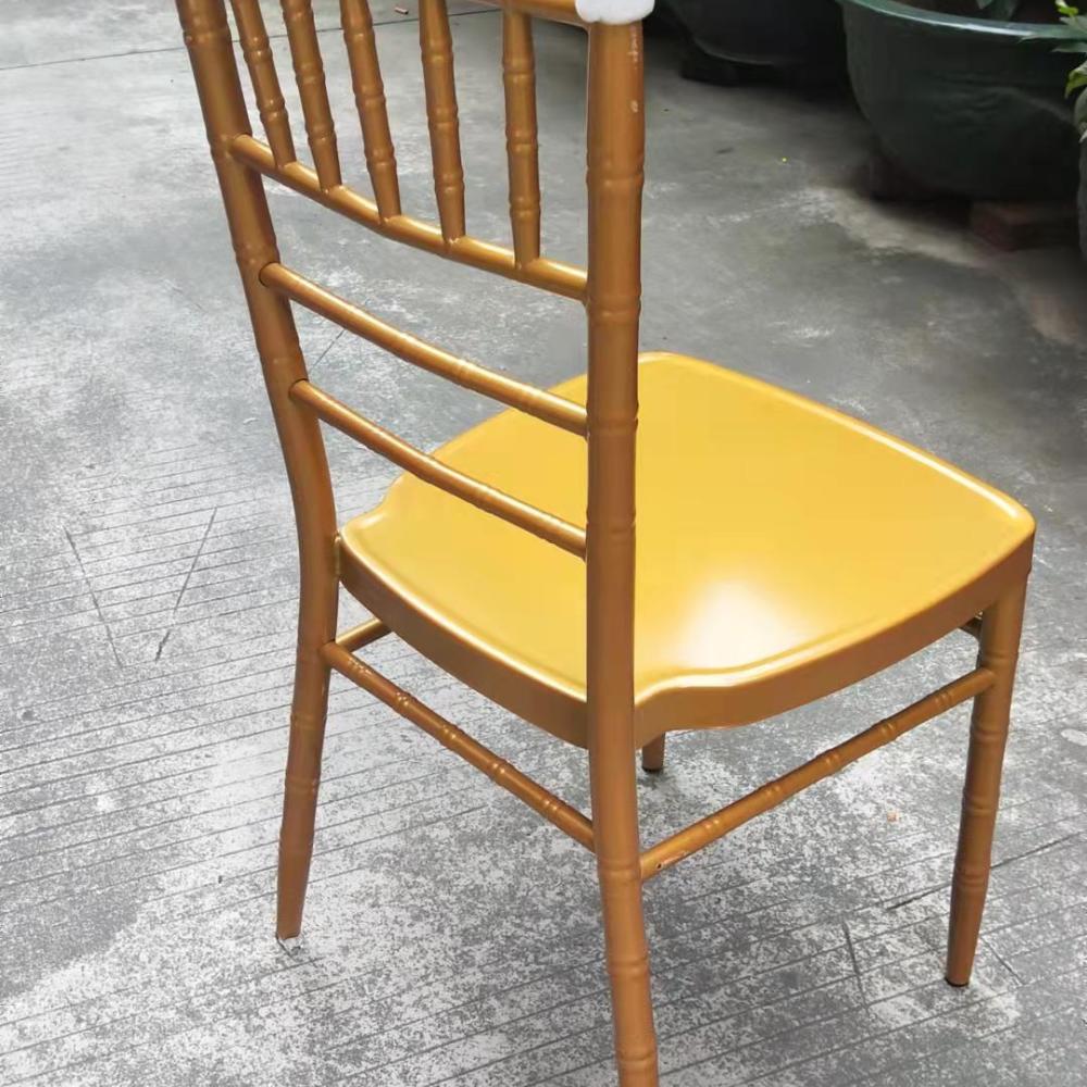 Eleganter Goldener Bambusstuhl – Outdoor Furniture Rental For Party Bewertung und Preis
